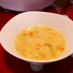 Супа от тиквички с жълтъци