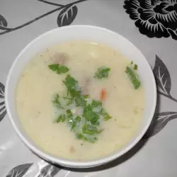 Супа с месо и жълтъци