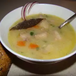 Пилешка супа с картофи и лук