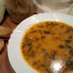 Супа със замразен лапад и фиде