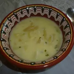 Супичка със зелен боб и картофки