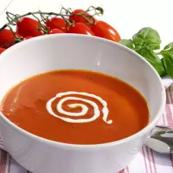 Доматена супа със зеленчуков бульон