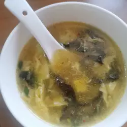 Китайска люто-кисела супа