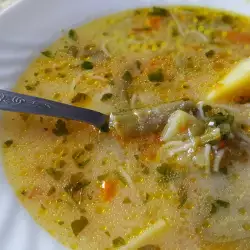 Супа със зелен фасул, фиде и тиквичка