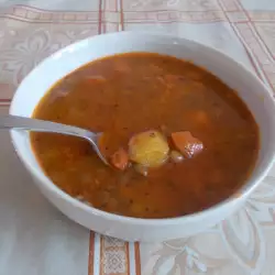 Супа от леща с картофи и моркови