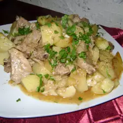 Свинско с картофи и чесън