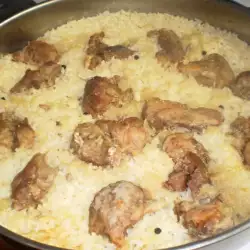 Свинско с ориз на фурна (Класическа рецепта)