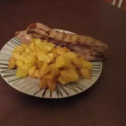 Свинско с пържени картофи