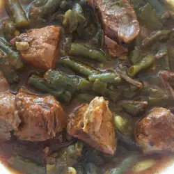 Зелен фасул с месо и зехтин
