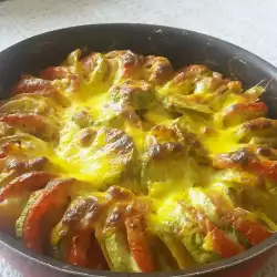 Запеканка с тиквички и домати