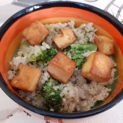 Салата с тофу и броколи