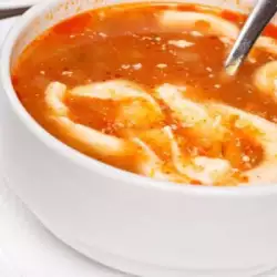 Супа от домати с пресечена застройка