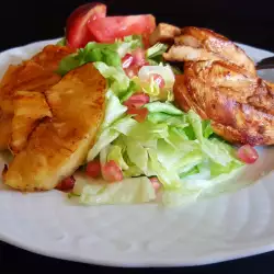 Топла салата с пилешко