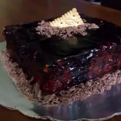 Бисквитена торта с нишесте и какао