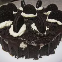 Шоколадова торта с маскарпоне и бисквити