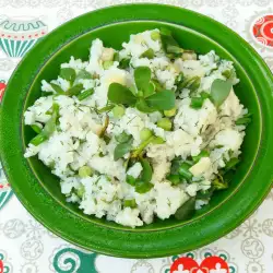Тиквички с ориз и лук