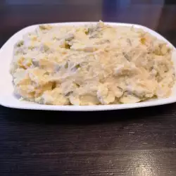 Картофена салата с лук и зехтин
