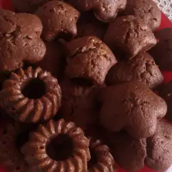Вкусни шоколадови мъфини с ванилия, какао и парченца шоколад