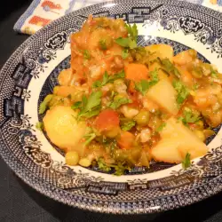 Зеленчукова яхния с грах и кюфтенца