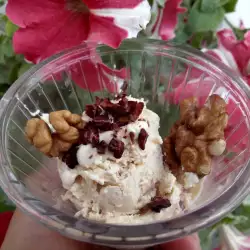 Нисковъглехидратен йогурт сладолед с фъстъчено масло
