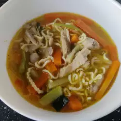 Здравословна супа със соев сос