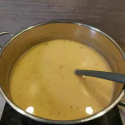 Супа с месо и босилек