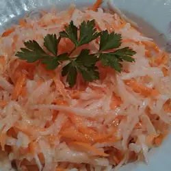 Зимна салата с моркови и три вида ряпа