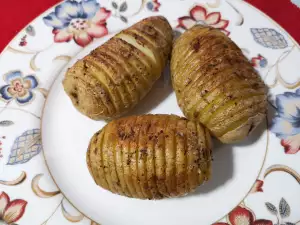 Картофи Хаселбак (Hasselback potatoes)