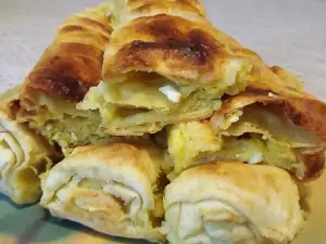 Банички с готови кори и плънка с мая