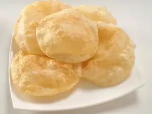 Индийски хляб-балон Бачура (Bhatura)