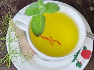 Чай с шафран, копър и египетска мента