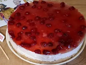 Чийзкейк с бял шоколад и малини