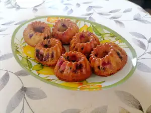 Черешови кексчета с шоколадови капки