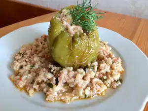 Пълнени чушки с ориз, тиквички и кайма