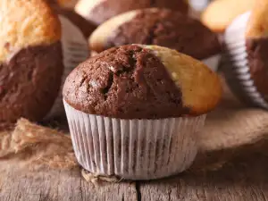 Двуцветни шоколадови мъфини