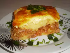 Вкусотия с кайма, картофи и тиквички