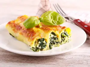 Канелони със спанак на фурна - с нежен крем и кашкавал