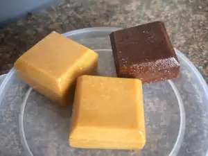 Смучещи бонбони с карамел