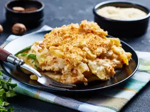 Картофена запеканка със зелен фасул и сирена