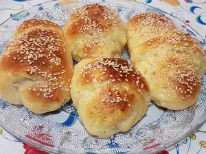 Вкусни кифлички със сирене