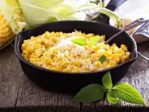 Кремообразна царевица с пармезан