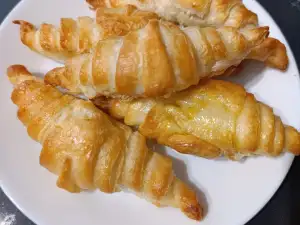 Бързи кроасани с крем от шамфъстък