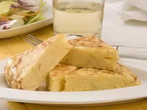 Макарони с мляко и захар