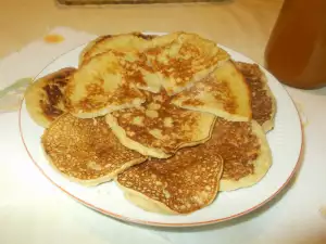 Малки палачинки с ябълка и банан