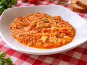 Миш-маш с домати и сирене като на баба