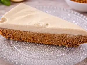 Бърза постна морковена торта