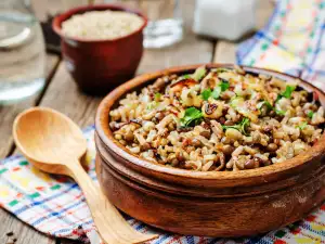 Ливански пилаф с леща и ориз (Муджадара)