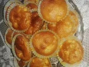 Мъфини с ябълки и орехи