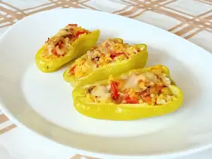 Пълнени чушки с просо и зеленчуци