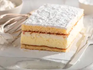 Пандишпанов сладкиш с много крем